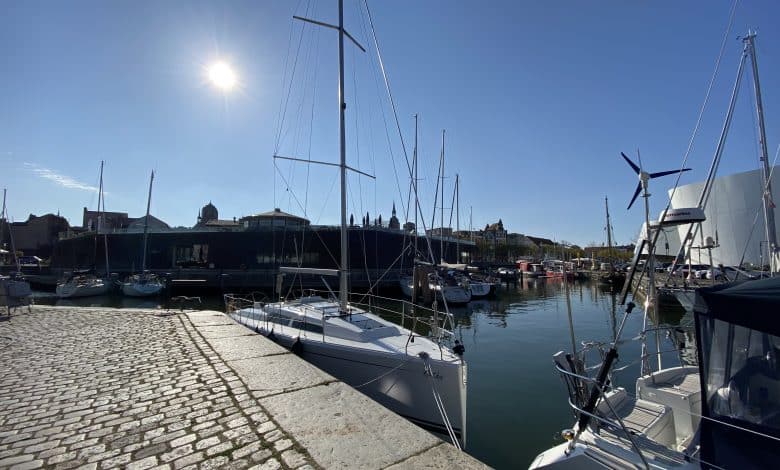 Blick auf den Hafen von Stralsund an der Ostsee. Foto: ARKM.media